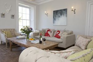 _gorgeous Lawn House 6.jpg